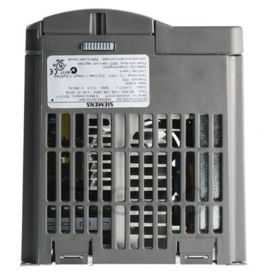 SIEMENS 6SE6440-2UC13-7AA1 เครื่องแปลงความถี่ที่เปลี่ยนแปลง สามารถเขียนโปรแกรม IP20