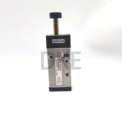 V61B313A-A212J ซีรี่ย์ Norgren Solenoid Valve V61-63 G1/4 NBR เซลล์ที่นั่ง 500-4500 ลิตร/นาที
