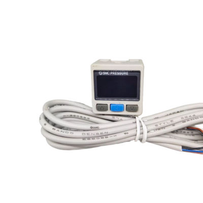ZSE30AF-01-P SMC เครื่องปรับความดันดิจิตอล เครื่องปรับความดันประกอบ R1/8 จอแสดงสี 2 สี PNP Open Collector 1 Output