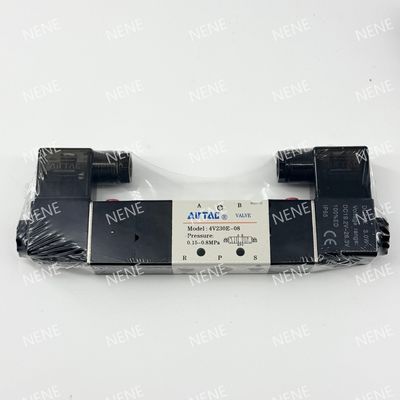 วาล์วโซเลนอยด์ 4V330C-08 AIRTAC สําหรับอากาศ 0.15 ถึง 0.8 MPa 21 ถึง 114 Psi