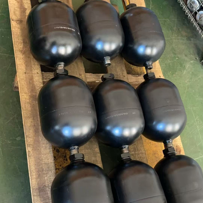 การออกแบบโป๊สลิงสตรี HYDAC SBO210-0.7E1/112U 0.7L แอคคอมมิเตอร์สําหรับการบรรเทาแรงกระแทกทางไฮดรอลิก