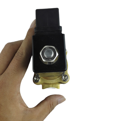 วาล์ววัสดุประปา NBR ด้วยสี่เหลี่ยมโค้ลทํางานที่ความแรงดัน DC12V ที่สมบูรณ์แบบสําหรับอุปกรณ์ Pneumatic และระบบควบคุมของเหลวอัตโนมัติ