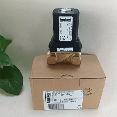 กลมเหลือง Burkert Solenoid Valve 00221603, G1/2 2/2 Way ปิดปกติ, 13 หลุมระบาย, NBR Seal, -10 ~ 80 °C อุณหภูมิการทํางาน, AC24V 8W 0-10 Bar ความดัน