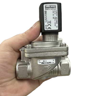 กระบวนการอุณหภูมิสูงแบบหนัก Burkert Solenoid Valve 00323986 00323987 00323988 00323989 ประเภท 6281 2/2 NC การขับเคลื่อนมือด้วยการช่วยเหลือโดยเซอร์โว G1 1/2 G2 Port 40.0 Flow Orifice FKM Seal